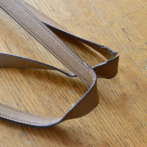 Pre-owned Coach Zip Top Tote with Side Zippered Pocket and Frayed Handles - Picture 5 of 6